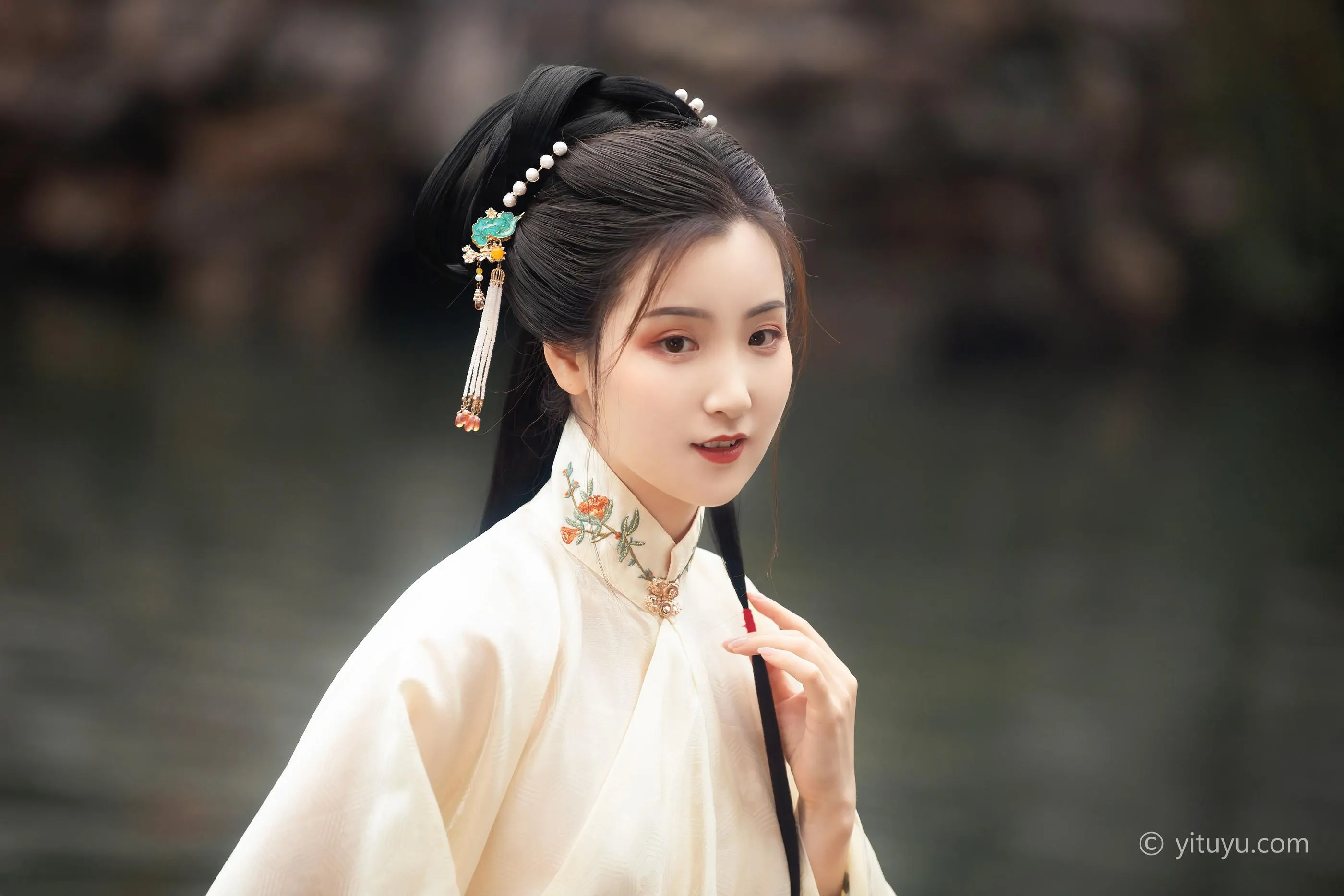 [YITUYU艺图语]2021.05.10 玉兰 金儿 [23P]插图